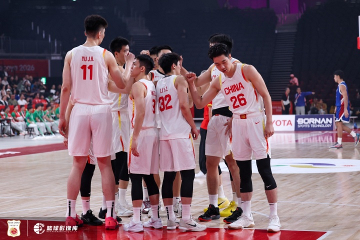 媒体人：锋线伤病困扰阵容承压 发挥内线优势严控日本3分至关重要