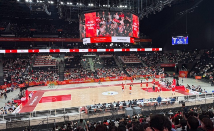 落后19分！媒体人：日本男篮中场早早出来投篮了 我们还在更衣室